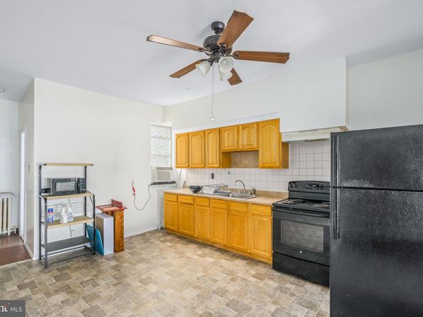 805 S 8TH Street, Philadelphia PA 19147