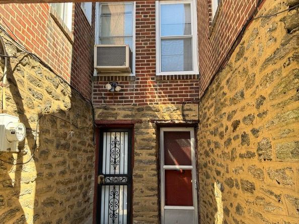 318 W Godfrey Avenue, Philadelphia PA 19120