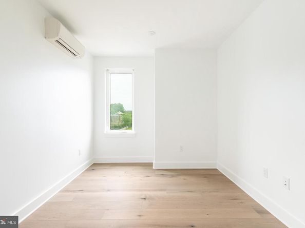 85 E Sharpnack Street, Philadelphia PA 19119