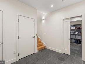 249 S 24TH Street H, Philadelphia PA 19103