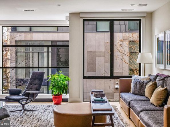 249 S 24TH Street H, Philadelphia PA 19103