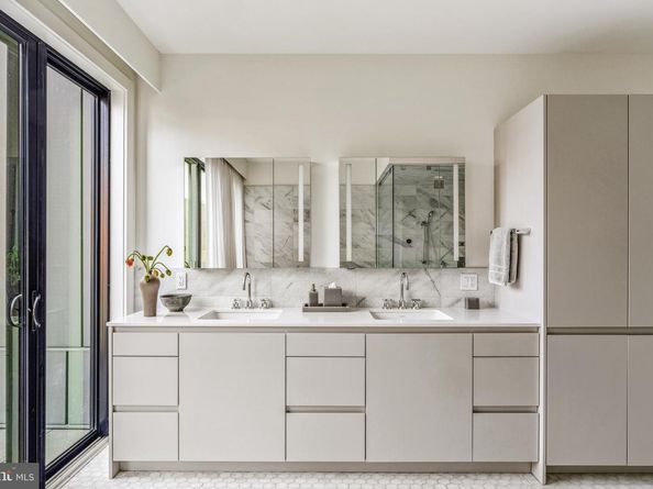 249 S 24TH Street H, Philadelphia PA 19103