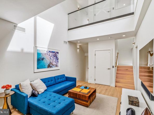 249 S 24TH Street H, Philadelphia PA 19103