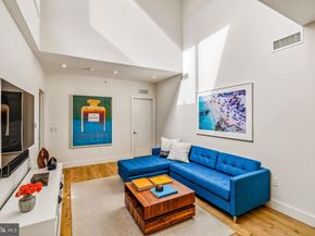 249 S 24TH Street H, Philadelphia PA 19103