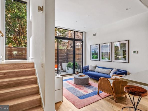 249 S 24TH Street H, Philadelphia PA 19103