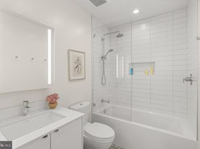249 S 24TH Street H, Philadelphia PA 19103