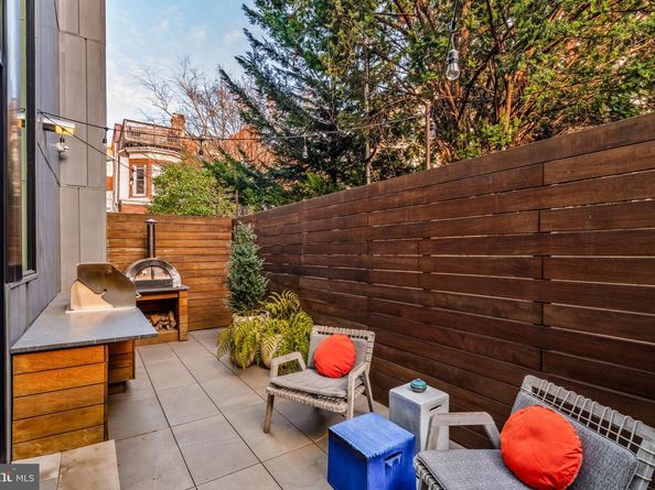 249 S 24TH Street H, Philadelphia PA 19103