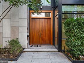 249 S 24TH Street H, Philadelphia PA 19103