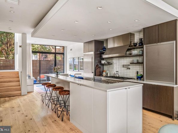 249 S 24TH Street H, Philadelphia PA 19103