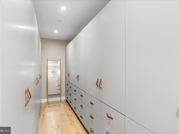 249 S 24TH Street H, Philadelphia PA 19103