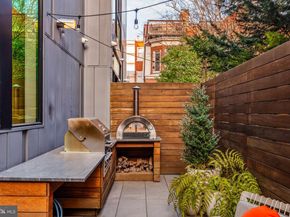 249 S 24TH Street H, Philadelphia PA 19103