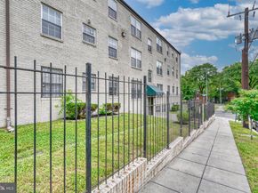 5 46TH Street SE 6, Washington DC 20019