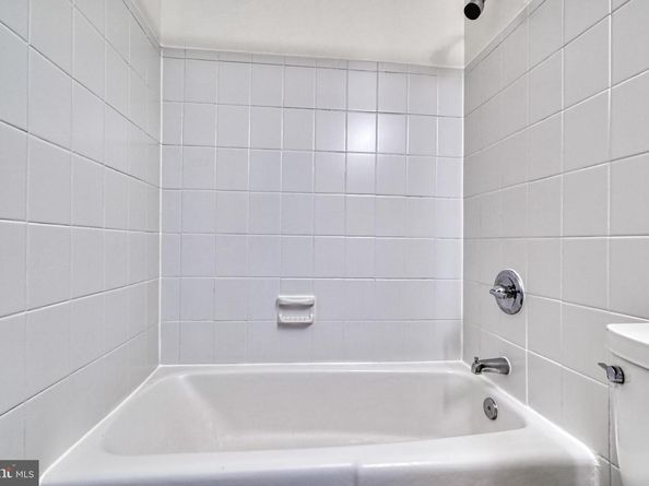 5 46TH Street SE 6, Washington DC 20019