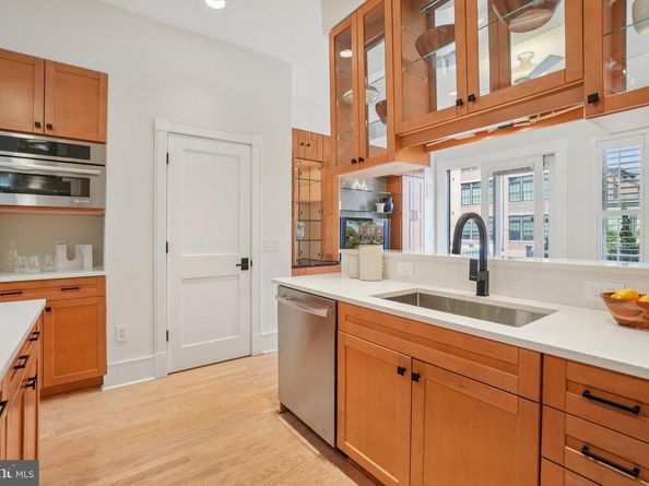 520 1/2 13TH Street SE B, Washington DC 20003