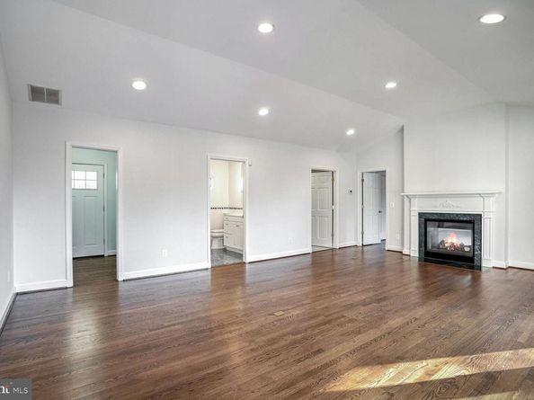 4224 Van Ness Street NW, Washington DC 20016