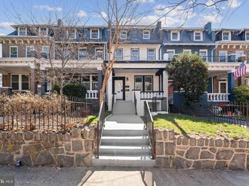 6 Adams Street NW
