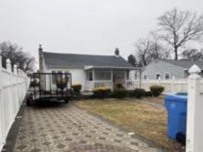 910 Magnolia Avenue, Croydon PA 19021