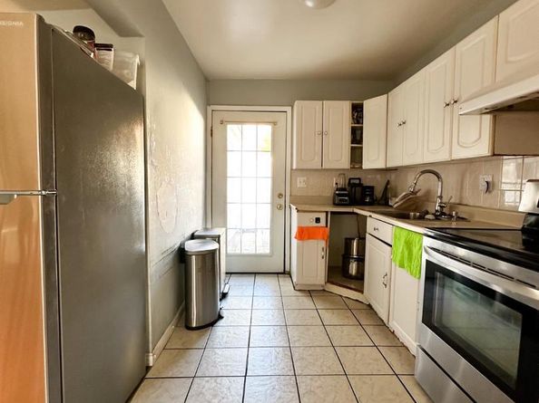 910 Magnolia Avenue, Croydon PA 19021