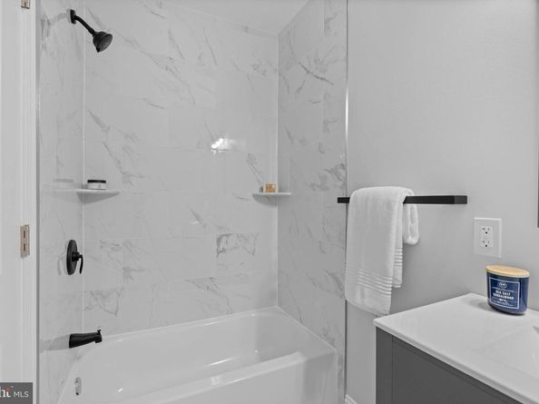 427 Tasker Street, Philadelphia PA 19148