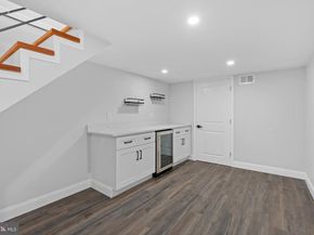 427 Tasker Street, Philadelphia PA 19148