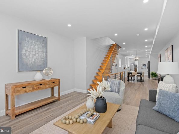 427 Tasker Street, Philadelphia PA 19148