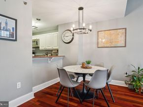 1500 Chestnut Street 18D, Philadelphia PA 19102