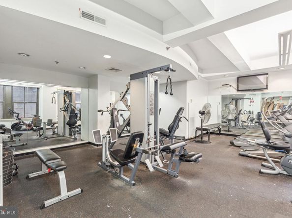 1500 Chestnut Street 18D, Philadelphia PA 19102