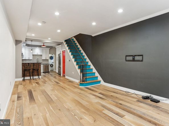 905 Watkins Street, Philadelphia PA 19148