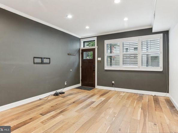 905 Watkins Street, Philadelphia PA 19148