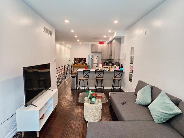 1433 Ogden Street, Philadelphia PA 19130