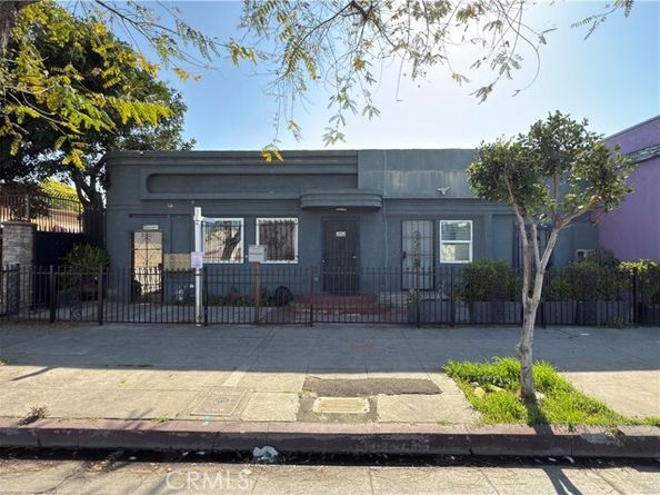 6214 S Western Avenue, Los Angeles CA 90047