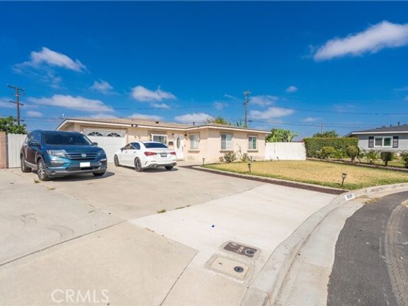 9426 Mirage Ave, Westminster CA 92683