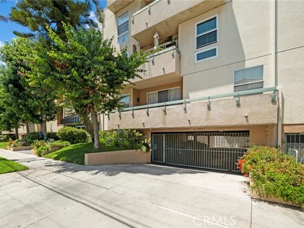 11225 Peach Grove Street 102, North Hollywood (los Angeles) CA 91601