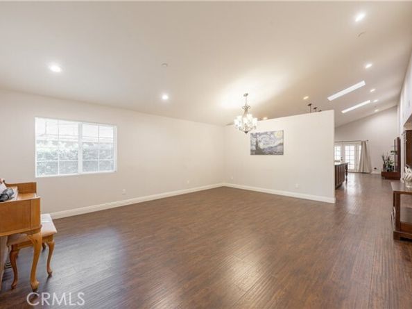 7449 Alabama Avenue, Canoga Park (los Angeles) CA 91303