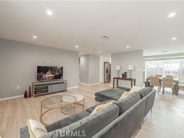 7449 Alabama Avenue, Canoga Park (los Angeles) CA 91303