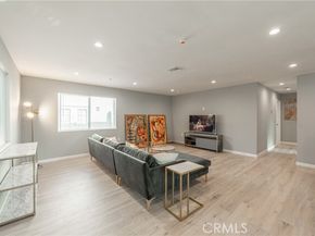 7449 Alabama Avenue, Canoga Park (los Angeles) CA 91303