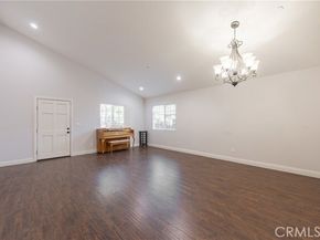 7449 Alabama Avenue, Canoga Park (los Angeles) CA 91303