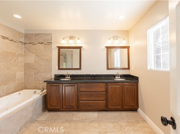 7449 Alabama Avenue, Canoga Park (los Angeles) CA 91303