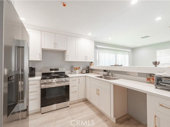 7449 Alabama Avenue, Canoga Park (los Angeles) CA 91303