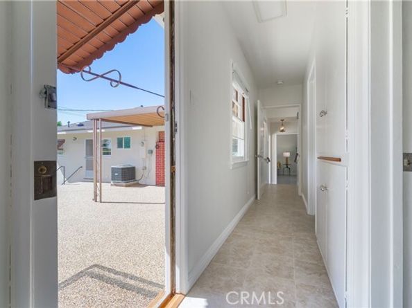 100 E Kenneth Road, Glendale CA 91207