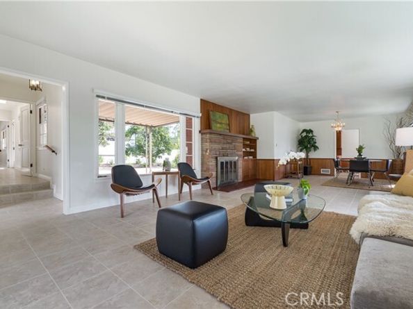 100 E Kenneth Road, Glendale CA 91207