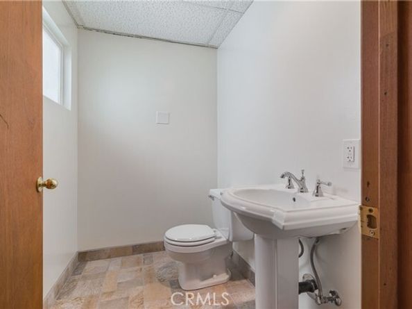 100 E Kenneth Road, Glendale CA 91207