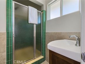 100 E Kenneth Road, Glendale CA 91207