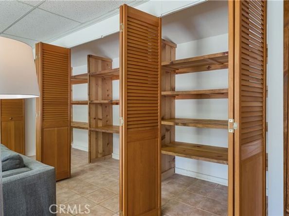 100 E Kenneth Road, Glendale CA 91207