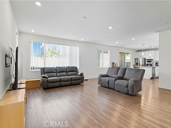 8712 Searcher, Chino CA 91708