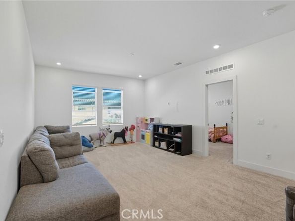 8712 Searcher, Chino CA 91708