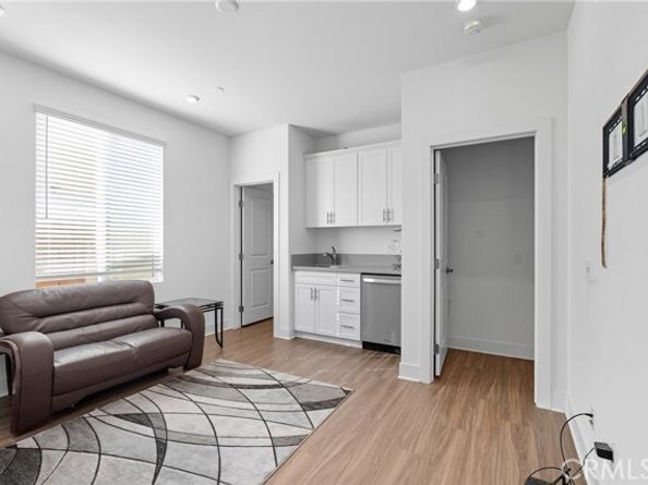 8712 Searcher, Chino CA 91708