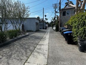 924 W Clark Avenue, Burbank CA 91506