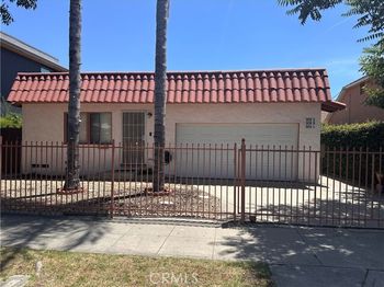 924 W Clark Avenue