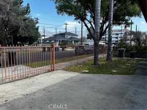 924 W Clark Avenue, Burbank CA 91506